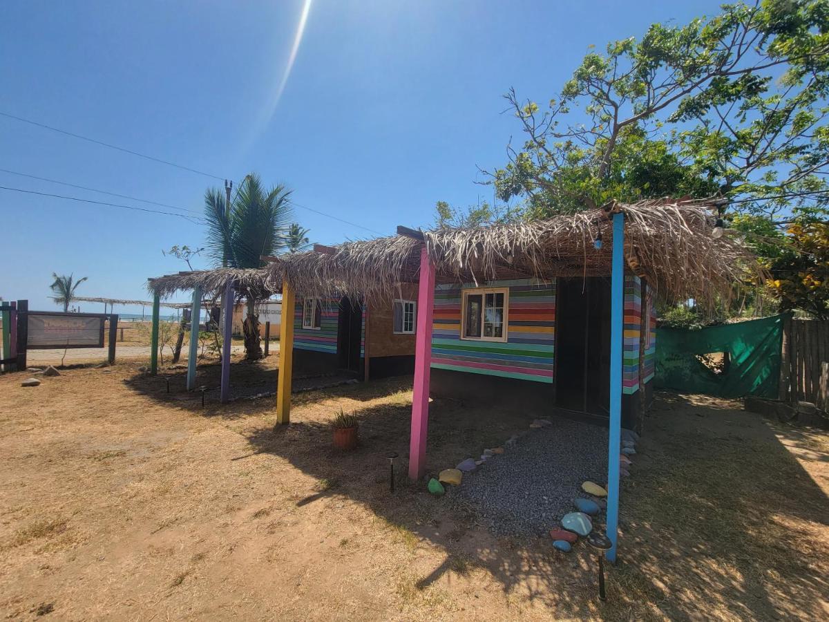 Johnny Fiestas Hostel ลาสลาคัส ภายนอก รูปภาพ