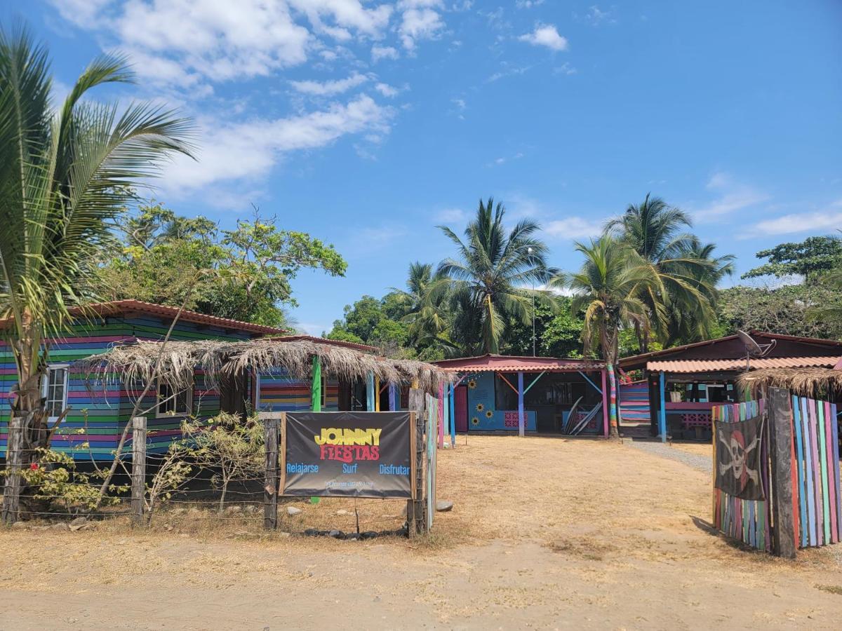 Johnny Fiestas Hostel ลาสลาคัส ภายนอก รูปภาพ