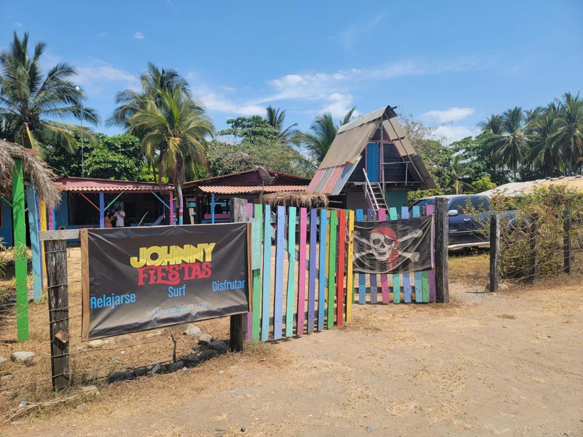 Johnny Fiestas Hostel ลาสลาคัส ภายนอก รูปภาพ