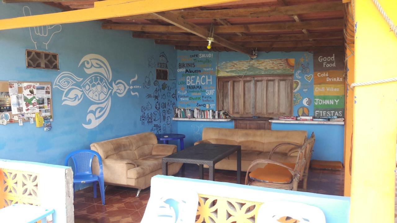 Johnny Fiestas Hostel ลาสลาคัส ภายนอก รูปภาพ